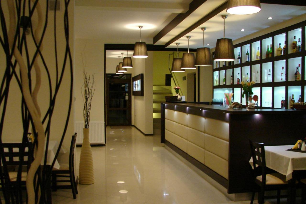 Hotel Restauracja Applause Ludwin Exterior foto
