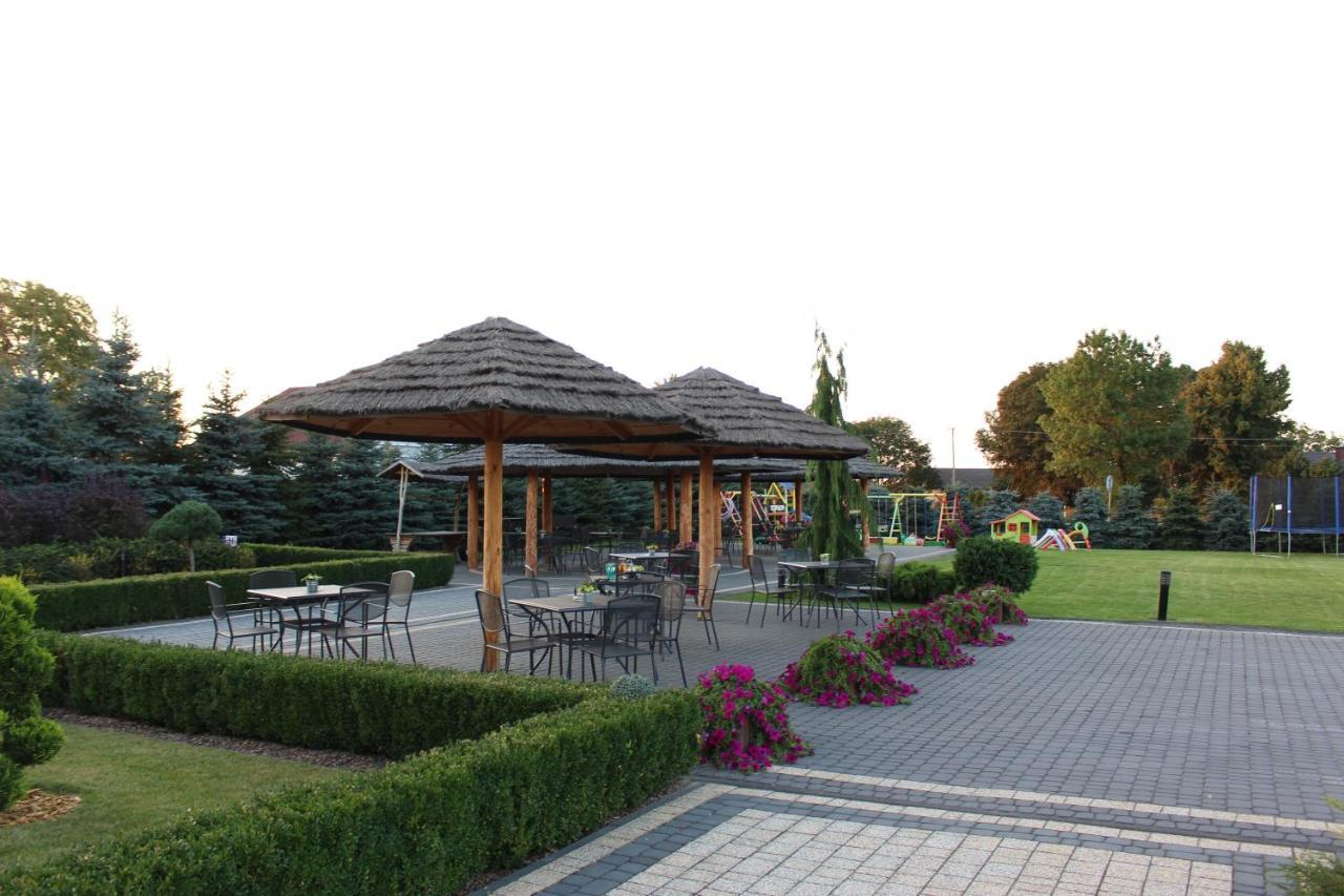 Hotel Restauracja Applause Ludwin Exterior foto